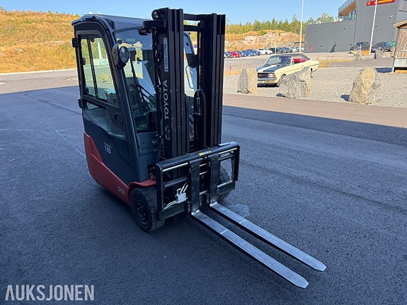 Toyota Traigo 48 8FBEK18T elektrisk truck – kun 298 timer – 4,3 m løftehøyde – 4 funksjoner – langgafler 4 of 30