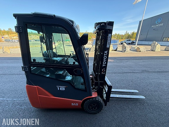 Toyota Traigo 48 8FBEK18T elektrisk truck – kun 298 timer – 4,3 m løftehøyde – 4 funksjoner – langgafler 5 of 30