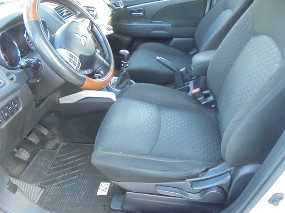 Mitsubishi ASX 8 of 14
