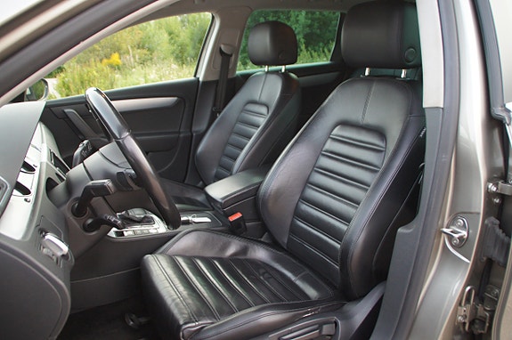 Volkswagen Passat Alltrack 16 of 30