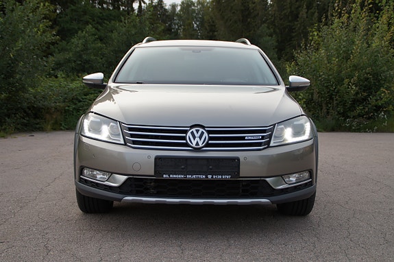 Volkswagen Passat Alltrack 10 of 30