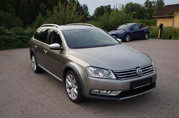 Volkswagen Passat Alltrack 8 of 30