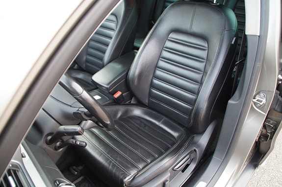 Volkswagen Passat Alltrack 17 of 30