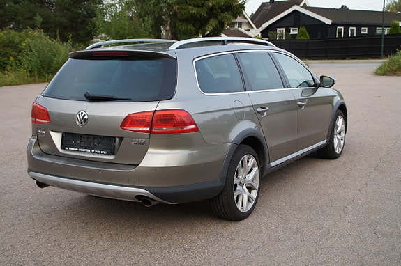 Volkswagen Passat Alltrack 7 of 30
