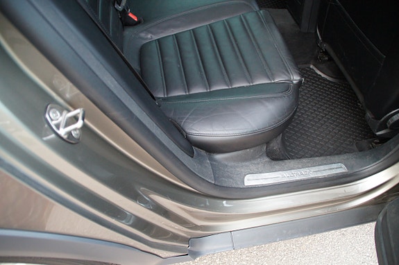 Volkswagen Passat Alltrack 28 of 30
