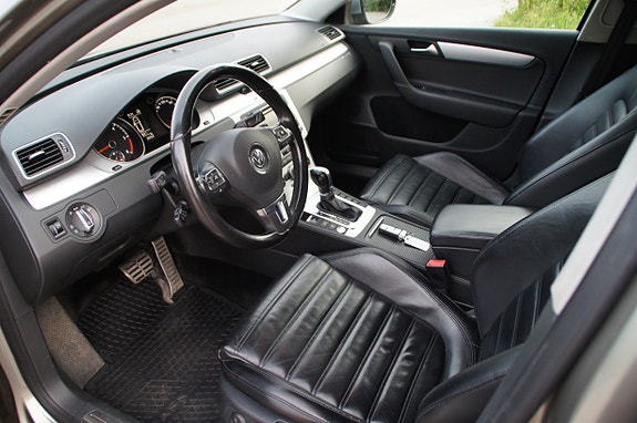 Volkswagen Passat Alltrack 14 of 30