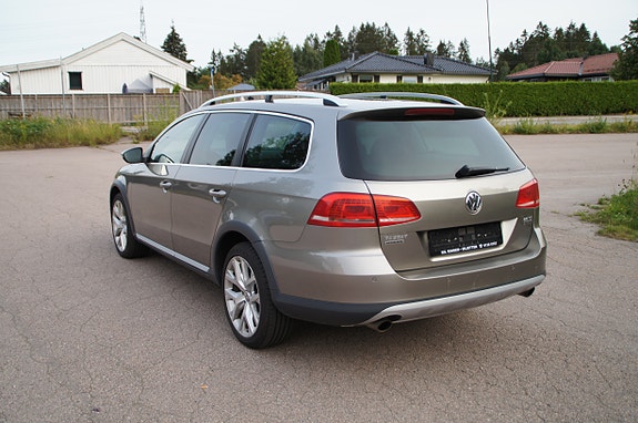 Volkswagen Passat Alltrack 3 of 30