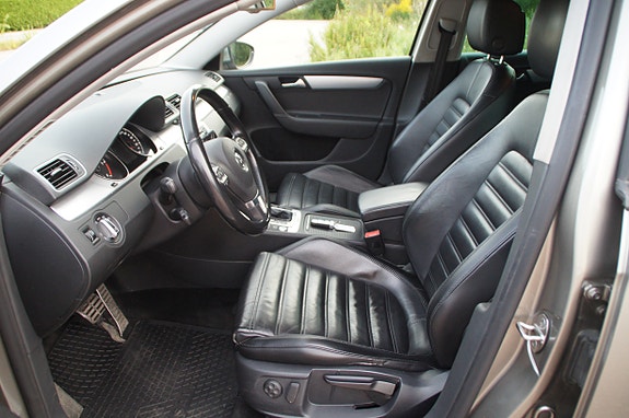 Volkswagen Passat Alltrack 15 of 30