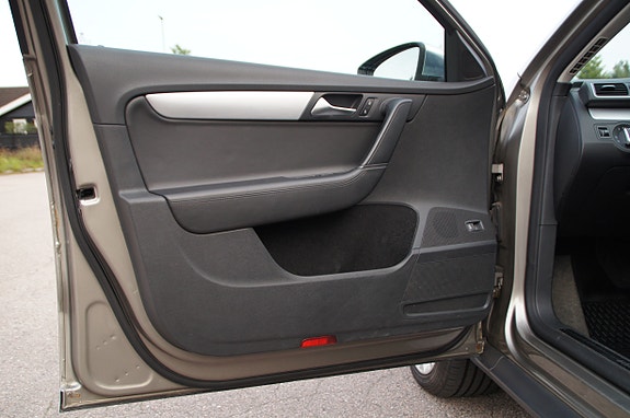 Volkswagen Passat Alltrack 11 of 30