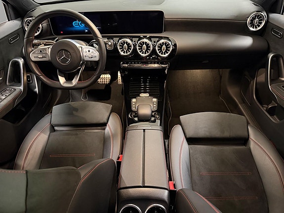 Mercedes-Benz A250 e 16 of 30