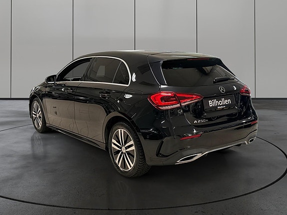 Mercedes-Benz A250 e 3 of 30