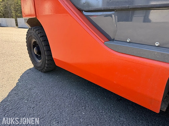 Toyota Tonero 25 Diesel truck - kun 605 timer - 2500 kg – 3,7 m løftehøyde – skuffe/langgafler/vekt 21 of 30