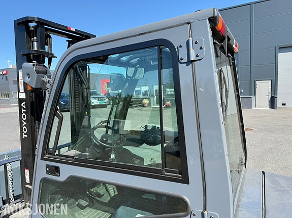 Toyota Tonero 25 Diesel truck - kun 605 timer - 2500 kg – 3,7 m løftehøyde – skuffe/langgafler/vekt 28 of 30