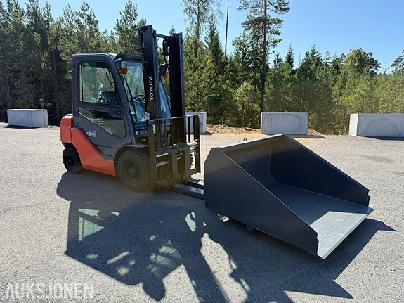 Toyota Tonero 25 Diesel truck - kun 605 timer - 2500 kg – 3,7 m løftehøyde – skuffe/langgafler/vekt 4 of 30