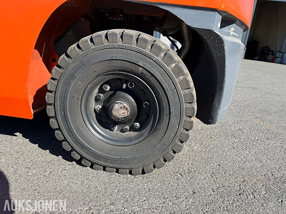 Toyota Tonero 25 Diesel truck - kun 605 timer - 2500 kg – 3,7 m løftehøyde – skuffe/langgafler/vekt 26 of 30