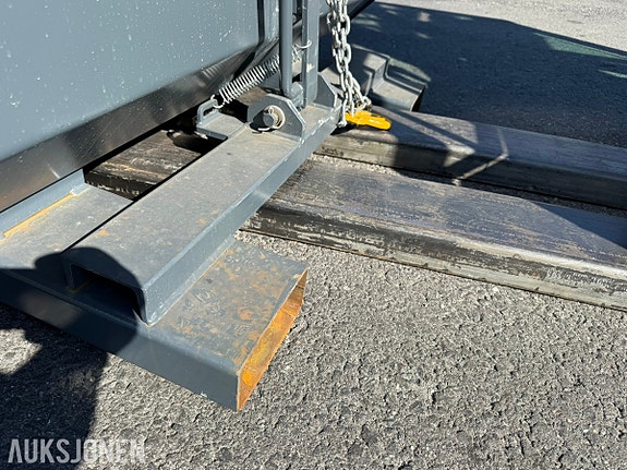 Toyota Tonero 25 Diesel truck - kun 605 timer - 2500 kg – 3,7 m løftehøyde – skuffe/langgafler/vekt 16 of 30