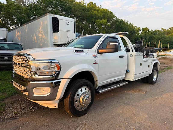 Dodge RAM 5500 CHEVRON 408 RENEGADE 2 of 11