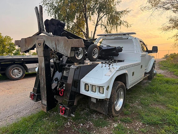 Dodge RAM 5500 CHEVRON 408 RENEGADE 6 of 11