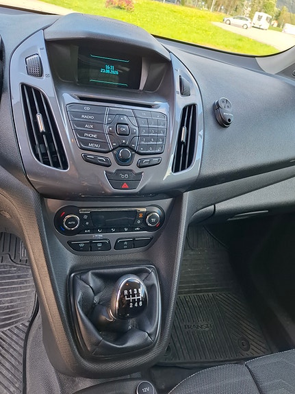 Ford Transit Connect 3 of 5