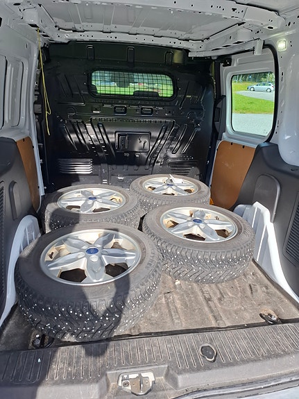 Ford Transit Connect 4 of 5