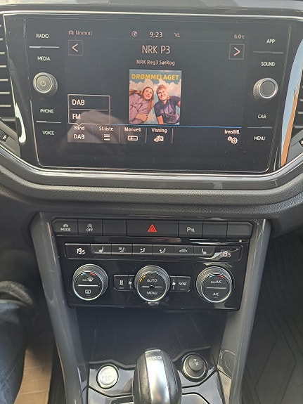 Volkswagen T-Roc 16 of 30