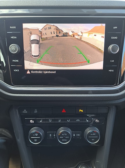 Volkswagen T-Roc 20 of 30