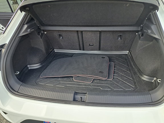 Volkswagen T-Roc 25 of 30