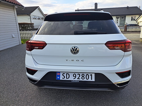 Volkswagen T-Roc 7 of 30