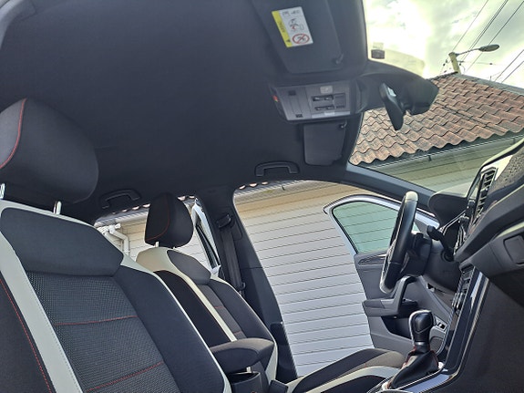 Volkswagen T-Roc 22 of 30