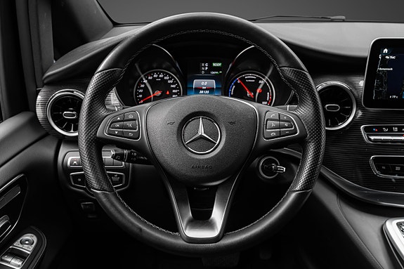 Mercedes-Benz EQV300 15 of 30