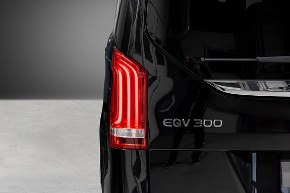 Mercedes-Benz EQV300 8 of 30