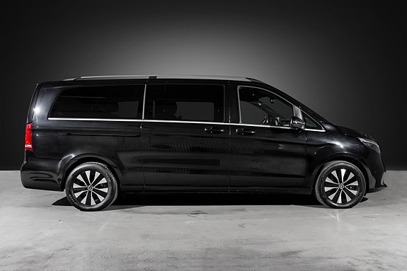 Mercedes-Benz EQV300 11 of 30