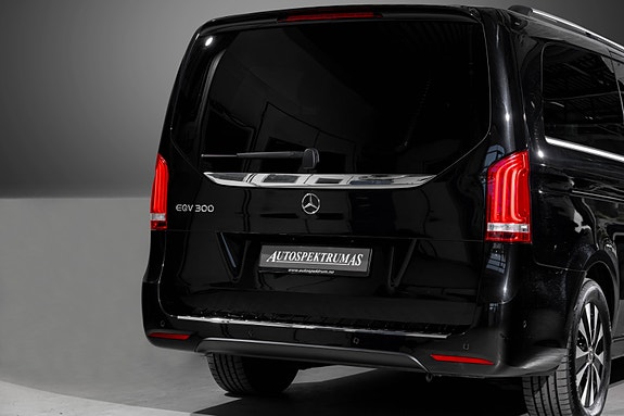 Mercedes-Benz EQV300 6 of 30