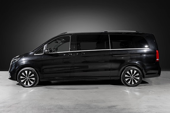Mercedes-Benz EQV300 9 of 30