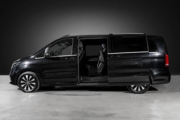 Mercedes-Benz EQV300 10 of 30