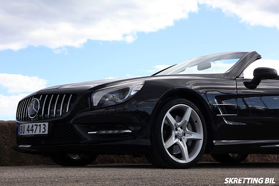 Mercedes-Benz SL350 16 of 30