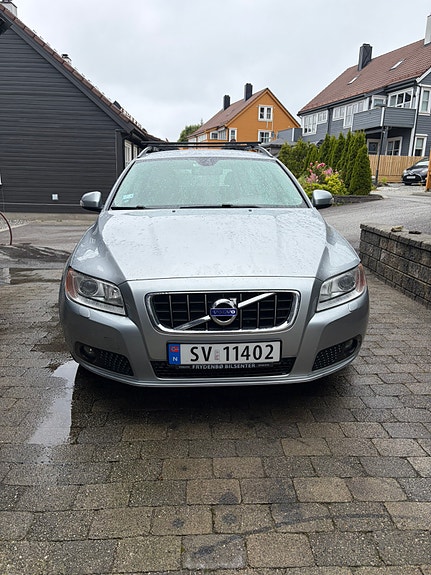 Volvo V70 2 of 20