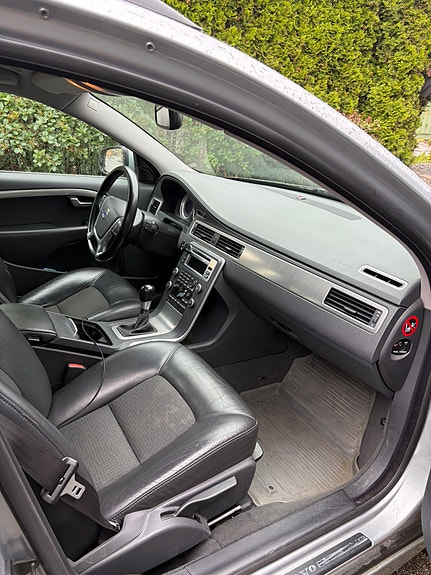 Volvo V70 7 of 20