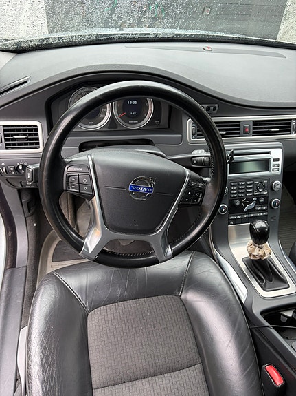 Volvo V70 8 of 20