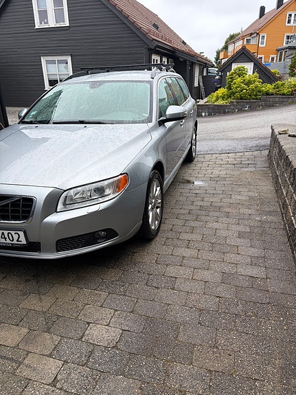 Volvo V70 3 of 20