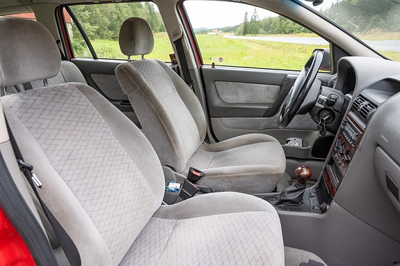 Opel Astra 10 of 14