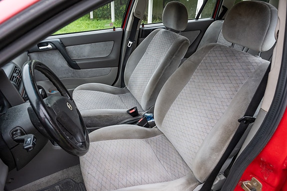 Opel Astra 12 of 14