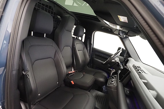 Land Rover Defender 110 7 of 21