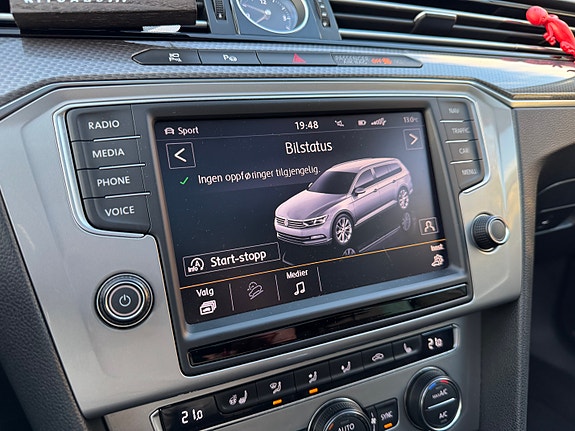 Volkswagen Passat Alltrack 25 of 30
