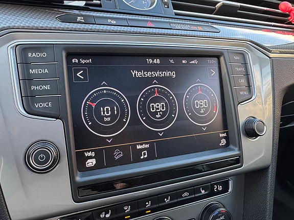 Volkswagen Passat Alltrack 23 of 30