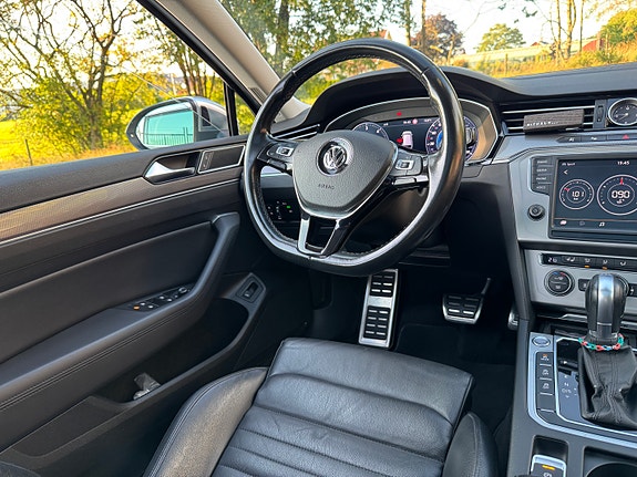 Volkswagen Passat Alltrack 14 of 30