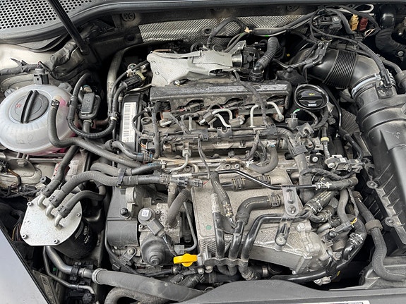 Volkswagen Passat Alltrack 22 of 30