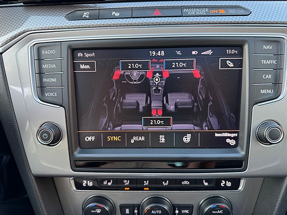 Volkswagen Passat Alltrack 28 of 30