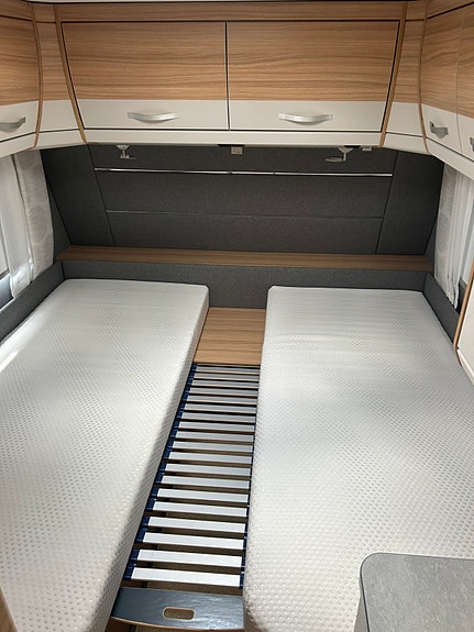 Dethleffs Camper 460 EL 18 of 25