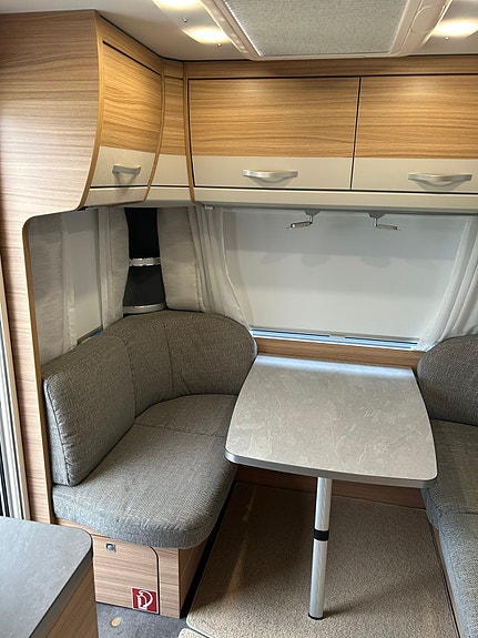 Dethleffs Camper 460 EL 9 of 25